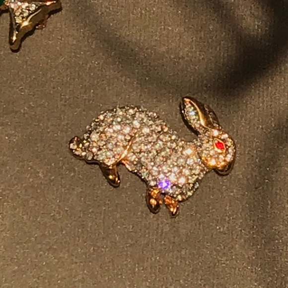 Vintage Rabbit brooch - Authentic KJL - Picture 2 of 3